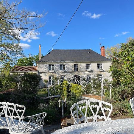 Chambre De Charme Dans Un Jardin De 1500M2 Nueil-sur-Layon Екстериор снимка