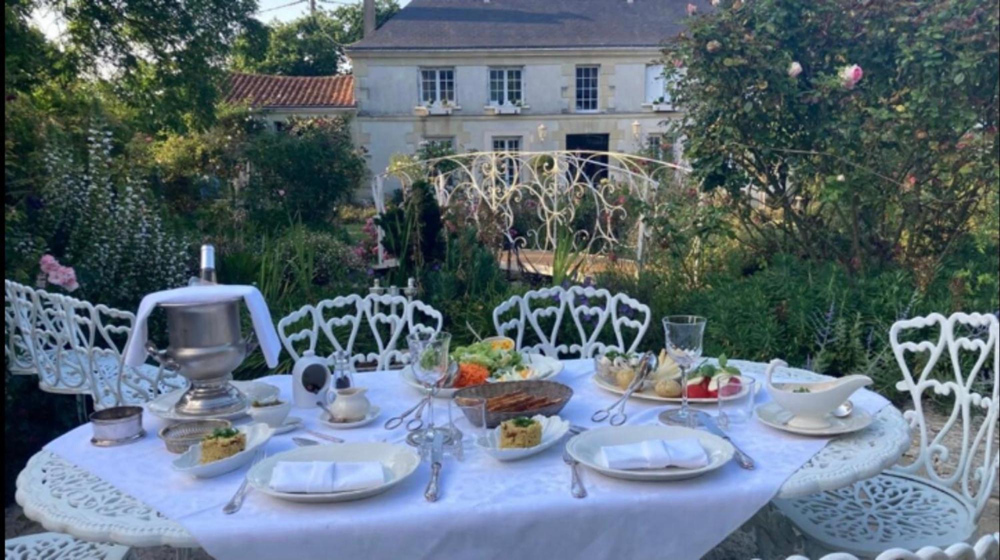 Chambre De Charme Dans Un Jardin De 1500M2 Nueil-sur-Layon Екстериор снимка