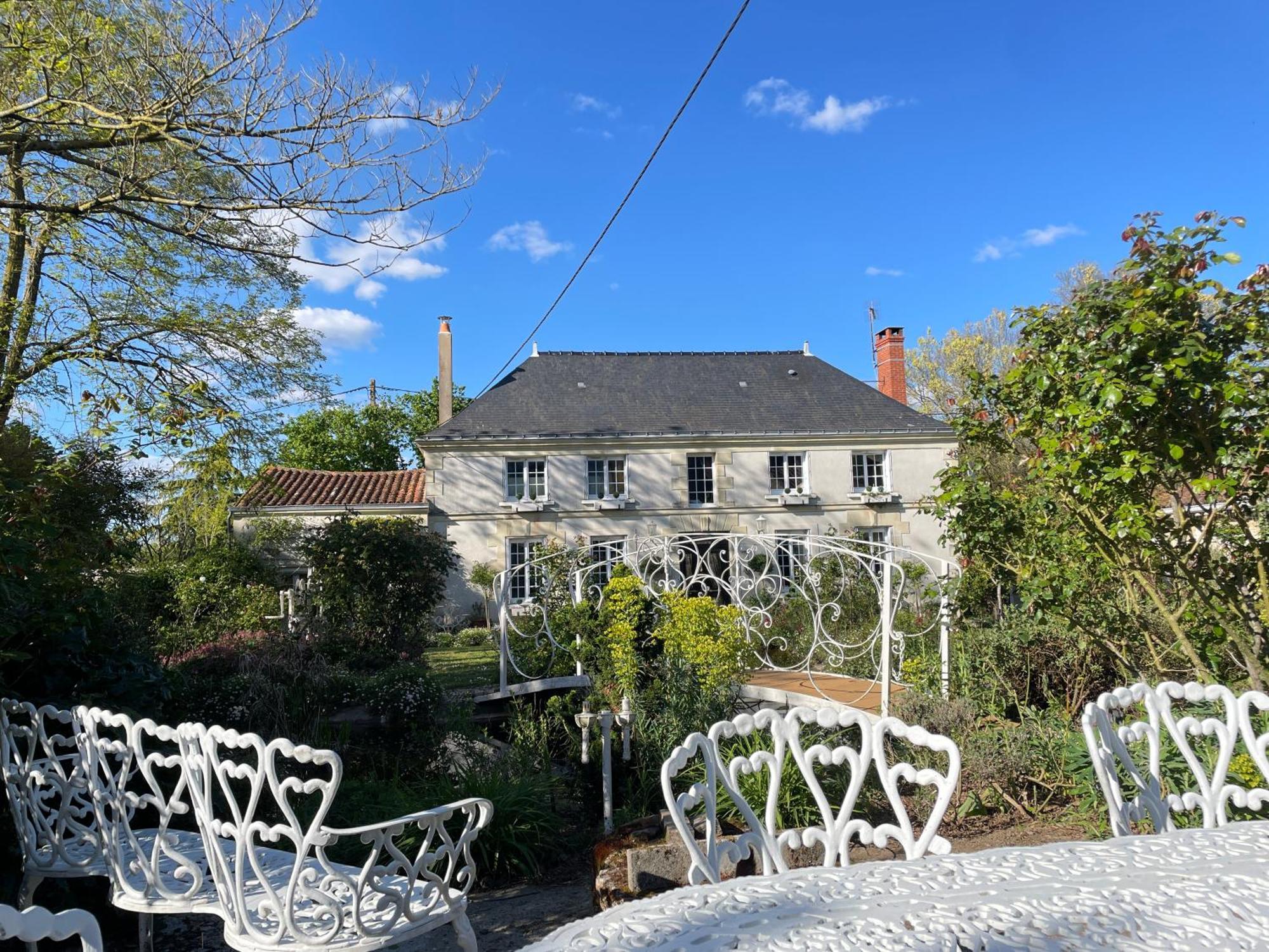Chambre De Charme Dans Un Jardin De 1500M2 Nueil-sur-Layon Екстериор снимка