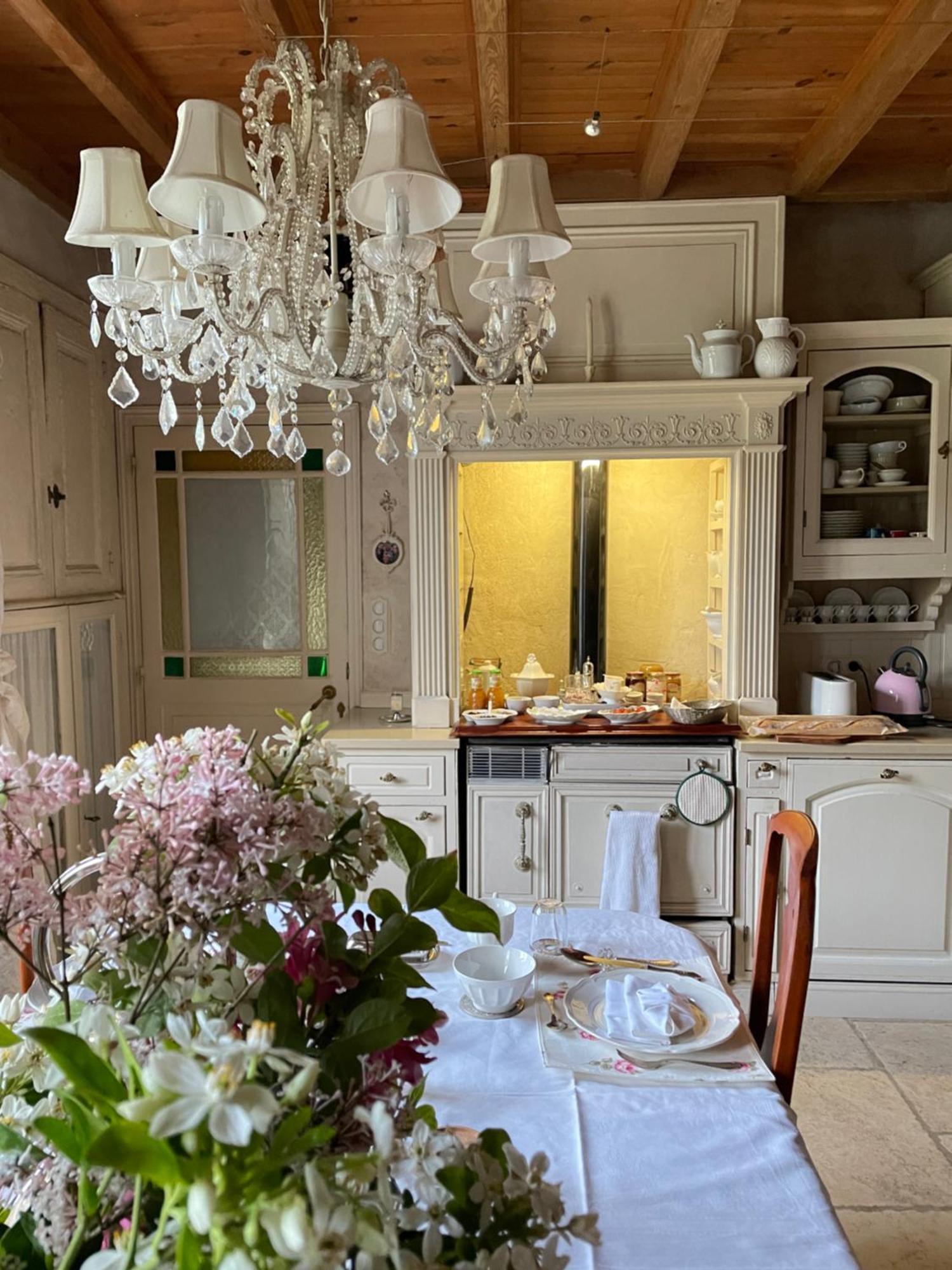 Chambre De Charme Dans Un Jardin De 1500M2 Nueil-sur-Layon Екстериор снимка